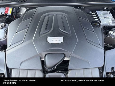 Used 2022 Porsche Cayenne Coupe image 19