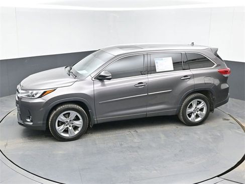 Used 2017 Toyota Highlander Limited image 40