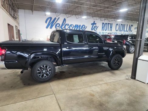 Used 2022 Toyota Tacoma SR image 1