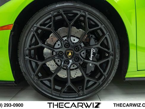 Used 2021 Lamborghini Huracan EVO RWD image 12