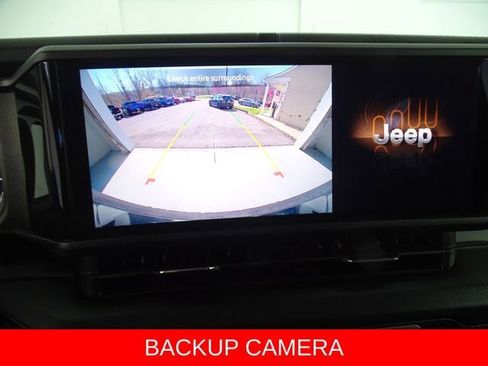 Certified 2025 Jeep Wrangler Unlimited Sahara w/ Safety Group AWD/4WD image 14