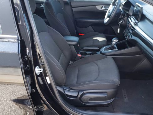 Used 2021 Kia Forte LXS FWD image 21