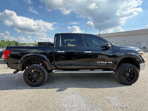 Used 2018 Nissan Titan 4x4 Crew Cab image 8