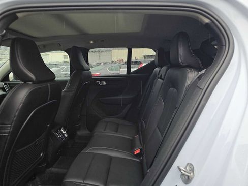 Used 2025 Volvo XC40 B5 Ultra w/ Protection Package Premier image 19