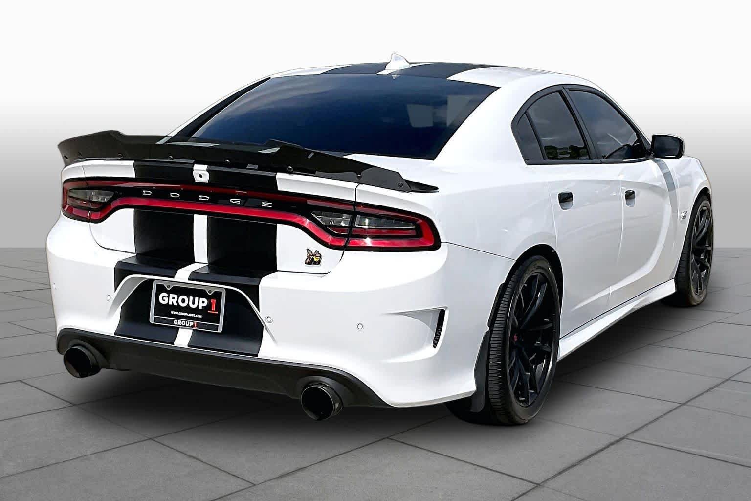 Used 2022 Dodge Charger Scat Pack w/ Dynamics Package RWD image 12