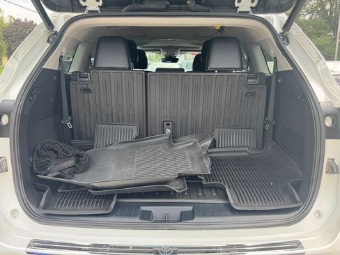 Used 2023 Toyota Highlander Limited AWD/4WD image 11