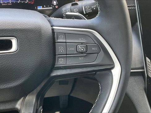 Certified 2023 Jeep Grand Cherokee Altitude image 31