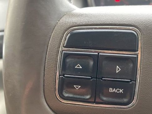 Used 2012 Jeep Grand Cherokee Laredo w/ Laredo E Group image 15