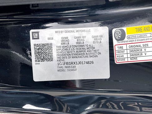Used 2018 Chevrolet Camaro LT RWD image 17