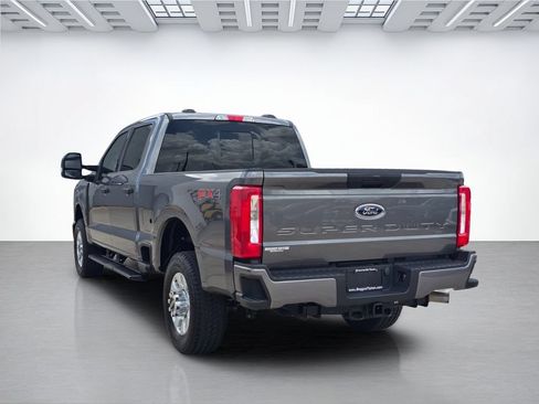 Used 2024 Ford F250 XLT w/ FX4 Off-Road Package AWD/4WD image 8