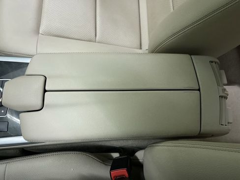 Used 2016 Mercedes-Benz E 350 4MATIC image 26