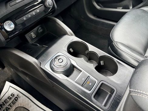 Used 2025 Ford Escape Platinum image 28