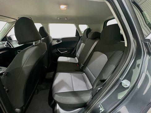 Used 2023 Kia Soul LX w/ LX Technology Package FWD image 23