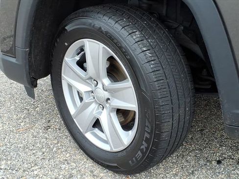 Used 2022 Jeep Compass Latitude image 4