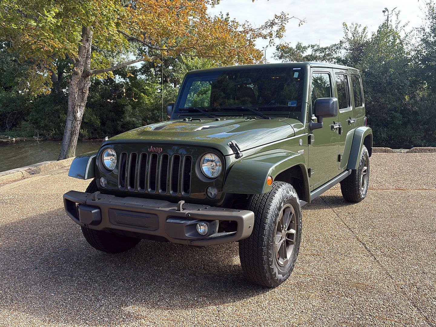 Used 2016 Jeep Wrangler Unlimited Sahara AWD/4WD image 11