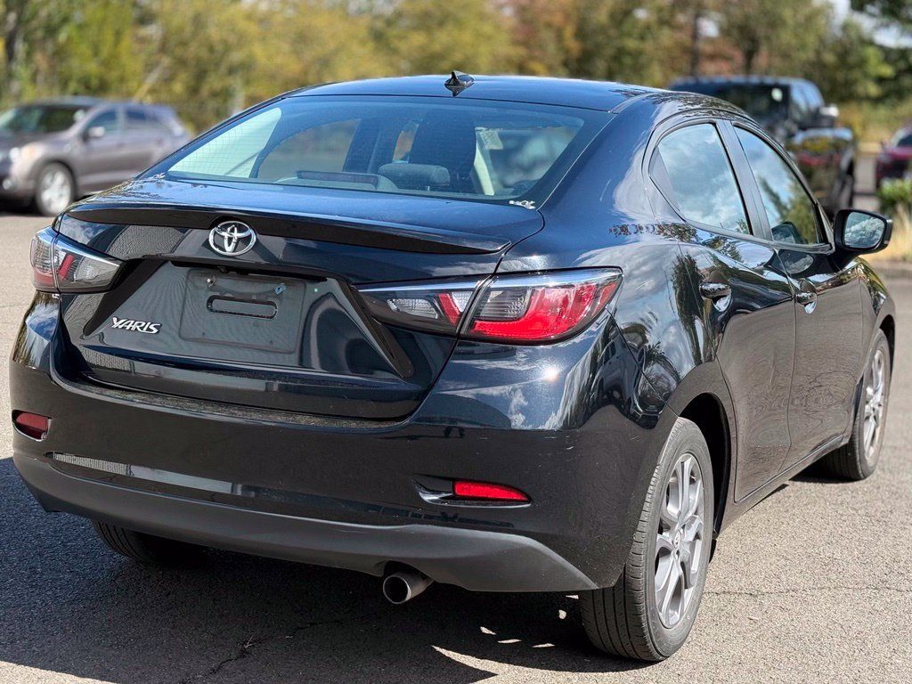 Used 2019 Toyota Yaris LE FWD image 5