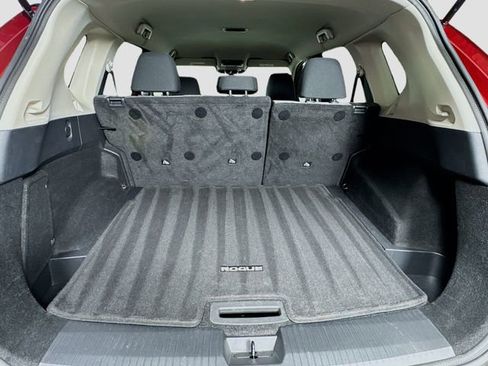 Used 2021 Nissan Rogue SV image 27