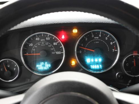 Used 2013 Jeep Wrangler Unlimited Sahara w/ Connectivity Group AWD/4WD image 18