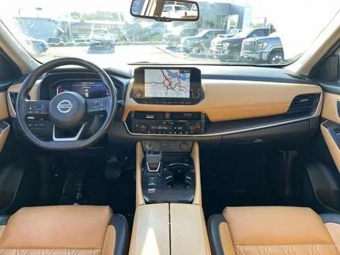 Used 2021 Nissan Rogue Platinum FWD image 31