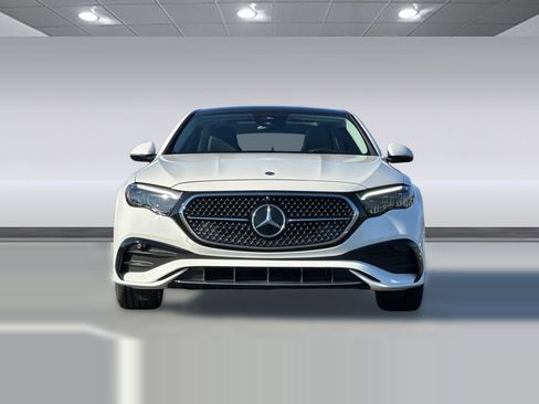 Used 2025 Mercedes-Benz E 350 4MATIC Sedan image 6