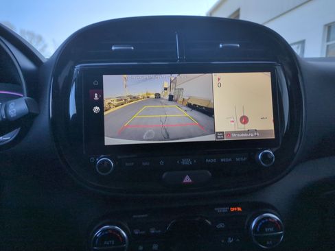 Used 2023 Kia Soul EX image 12