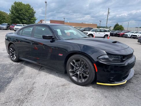 Used 2020 Dodge Charger Scat Pack w/ Navigation & Travel Group RWD image 2