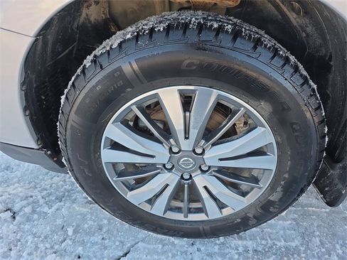 Certified 2020 Nissan Pathfinder SL image 10