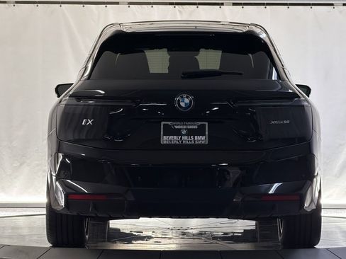 Used 2023 BMW iX xDrive50 w/ Premium Package AWD/4WD image 9