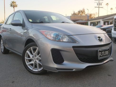Used 2013 MAZDA MAZDA3 i Touring image 3