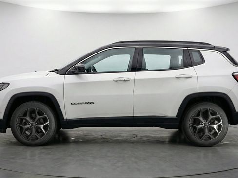 Used 2025 Jeep Compass Limited AWD/4WD image 5