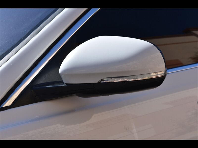 Used 2019 Jaguar XE Premium RWD image 48