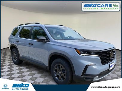 New 2025 Honda Pilot TrailSport