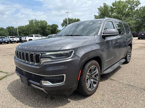 Used 2022 Jeep Wagoneer Series III AWD/4WD image 8