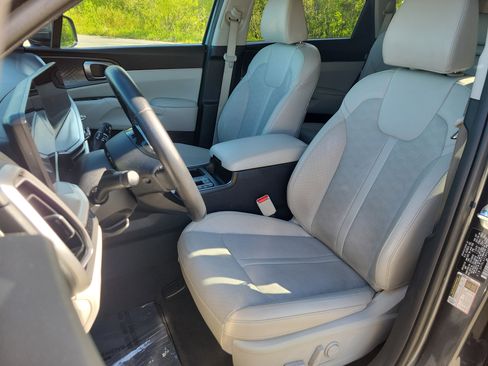 Used 2024 Kia Sorento S w/ Panoramic Sunroof Package FWD image 14