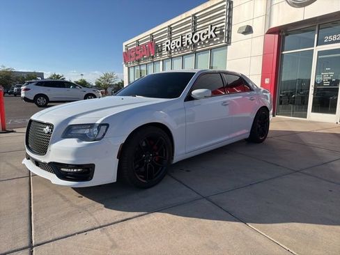 Used 2023 Chrysler 300 C RWD image 4