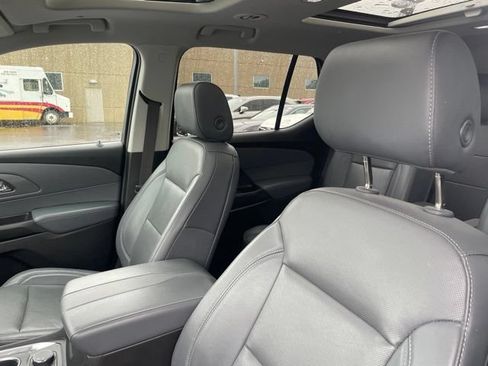 Used 2020 Chevrolet Traverse Premier FWD image 5