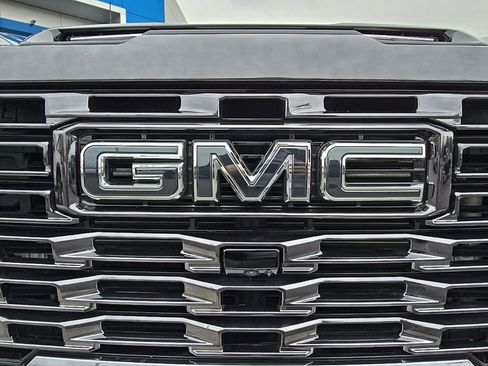 Used 2024 GMC Sierra 3500 Denali Ultimate image 38