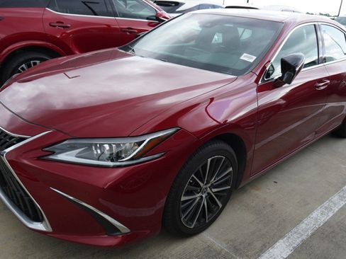 Used 2025 Lexus ES 350 w/ Premium Package FWD image 4