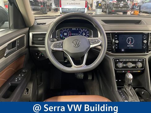 Certified 2023 Volkswagen Atlas SE w/ Panoramic Sunroof Package AWD/4WD image 19