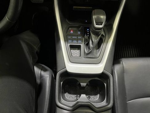 Used 2021 Toyota RAV4 XLE Premium AWD/4WD image 21