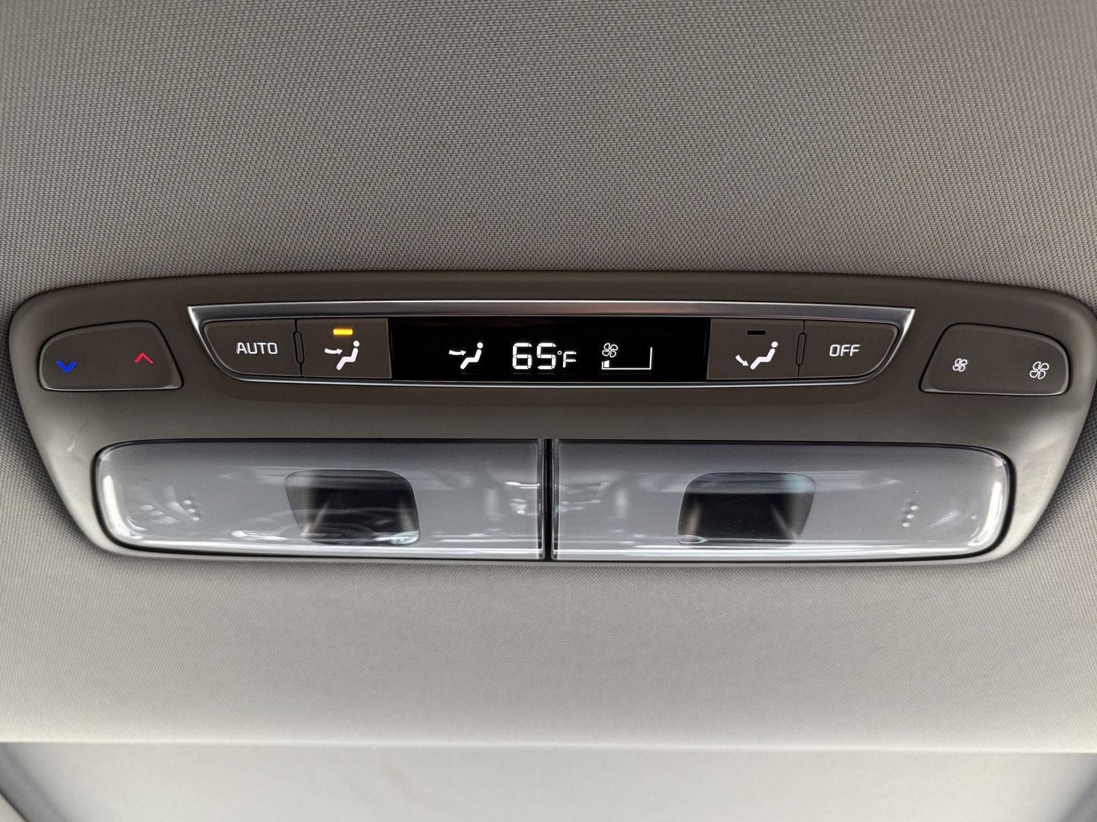 Used 2025 Kia Telluride S AWD/4WD image 33