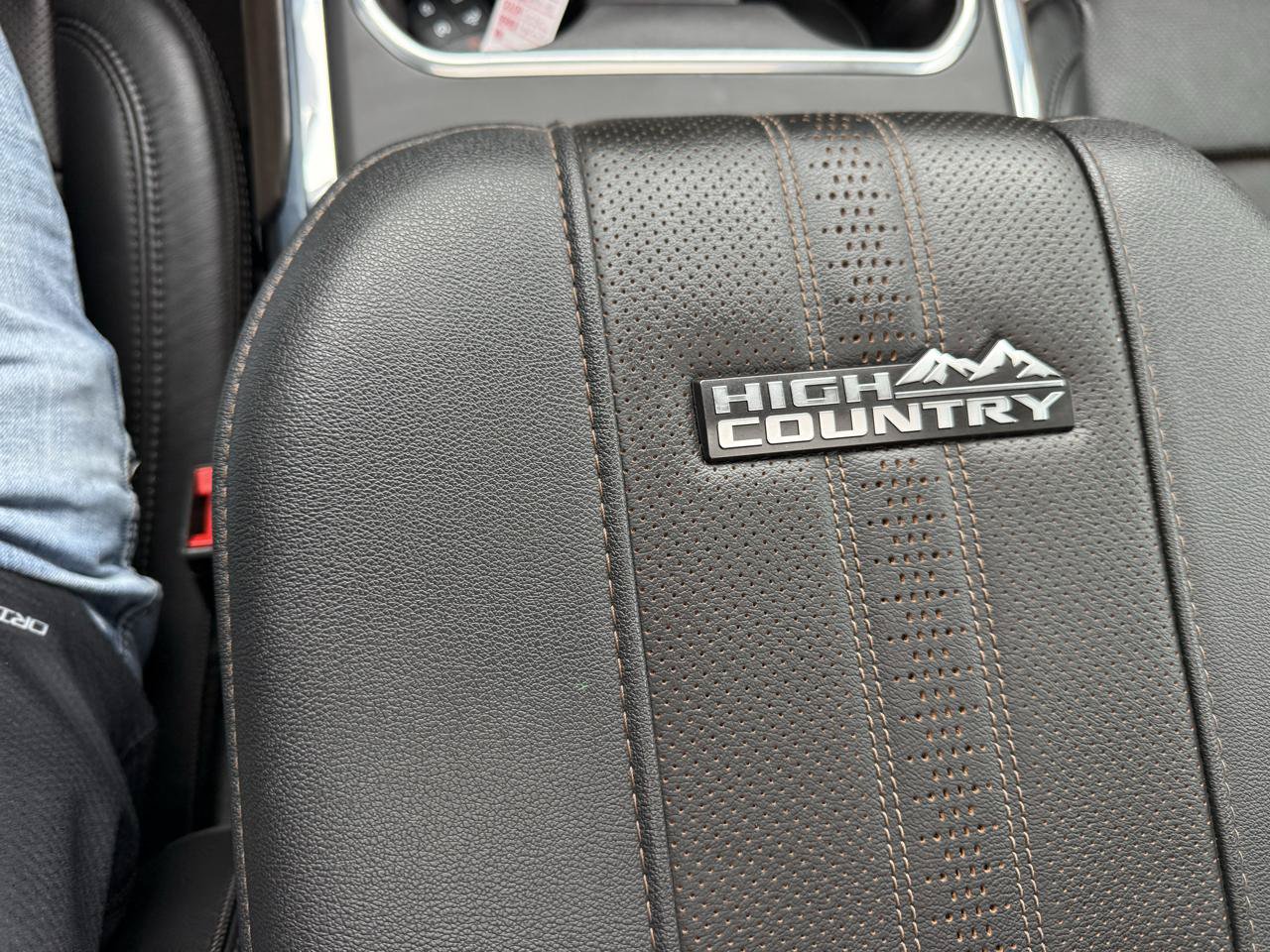 Used 2025 Chevrolet Silverado 3500 High Country w/ High Country Premium Package AWD/4WD image 33
