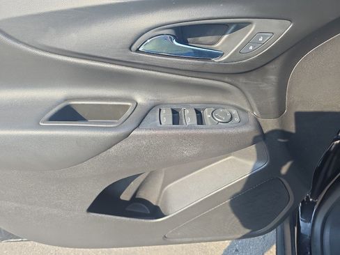 Used 2019 Chevrolet Equinox LT image 18