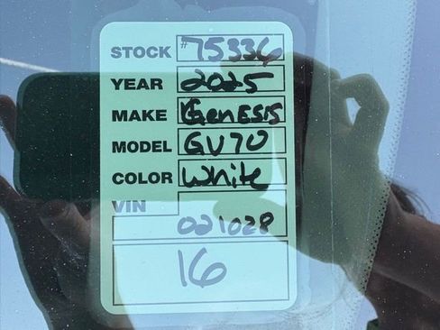 Used 2025 Genesis GV70 2.5T AWD/4WD image 37