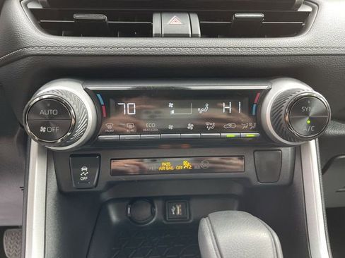 Used 2025 Toyota RAV4 LE AWD/4WD image 19