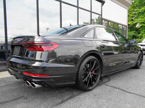 Used 2022 Audi S8 AWD/4WD image 5