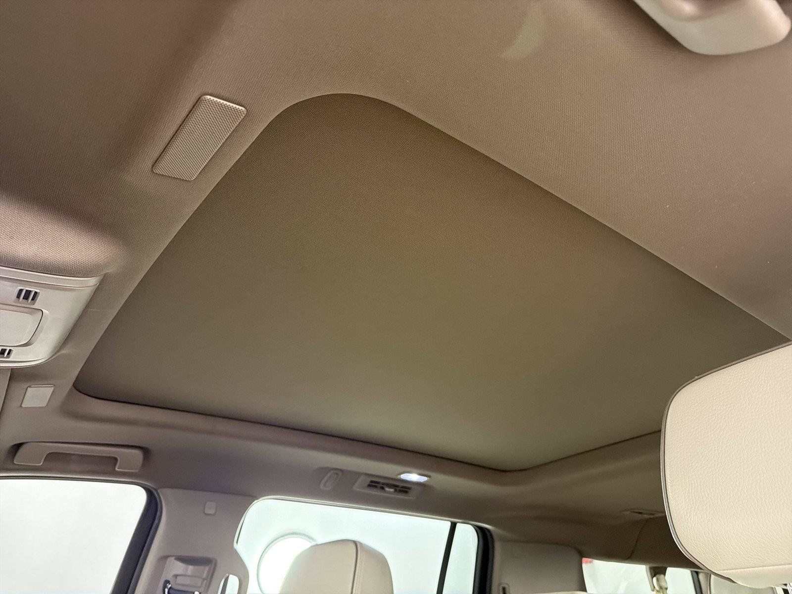 Used 2025 GMC Yukon XL Denali w/ Sun & Power Step Package RWD image 33