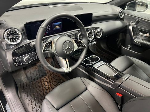 Used 2025 Mercedes-Benz CLA 250 4MATIC image 21