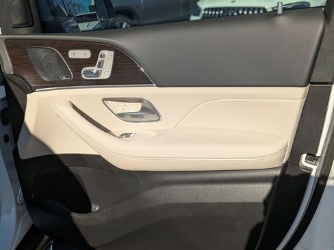 Certified 2024 Mercedes-Benz GLE 450 4MATIC image 38