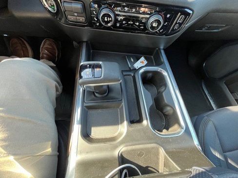 Used 2024 Chevrolet Silverado 1500 High Country image 11